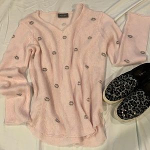 Fab light sweater. Beautiful pale pink/silver lips